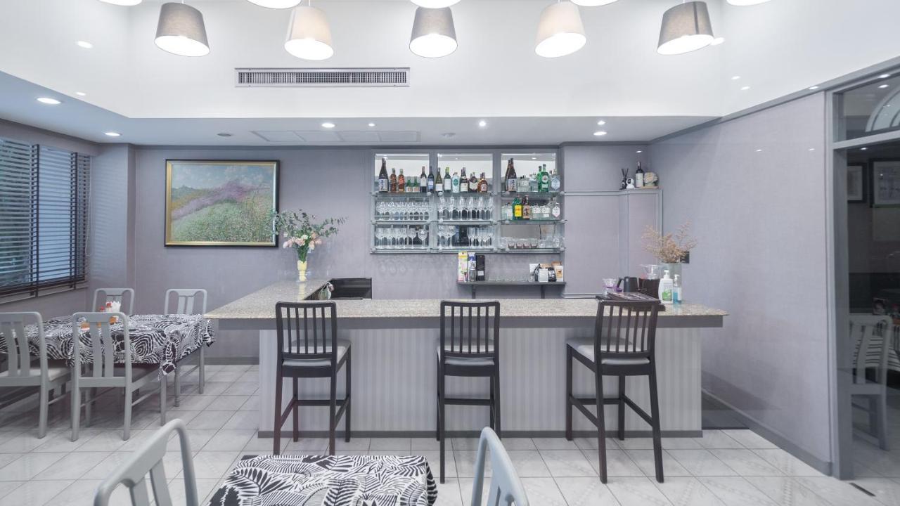 Yellow Ribbon Hills Boutique Suites Banguecoque Exterior foto