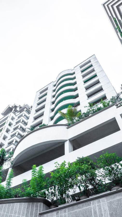Yellow Ribbon Hills Boutique Suites Banguecoque Exterior foto