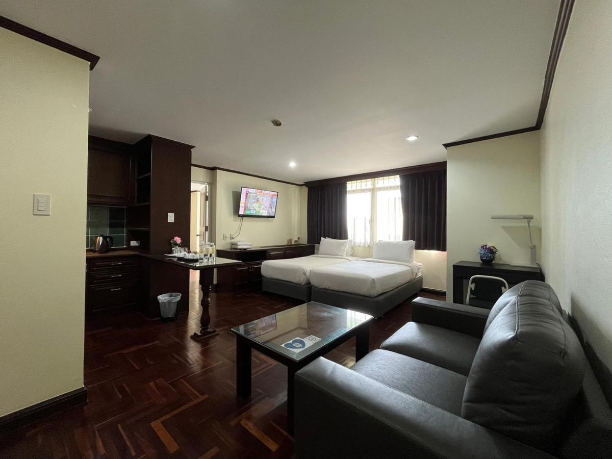 Yellow Ribbon Hills Boutique Suites Banguecoque Exterior foto