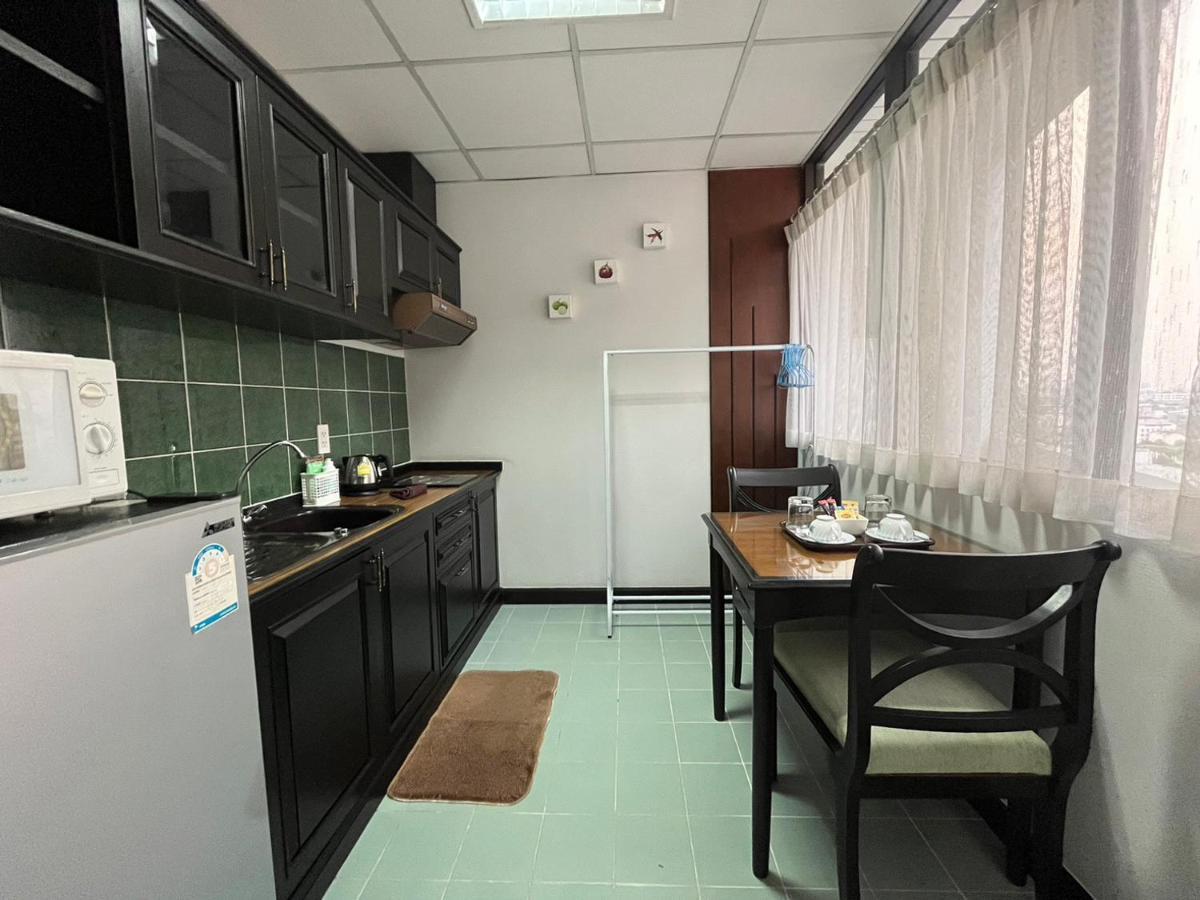 Yellow Ribbon Hills Boutique Suites Banguecoque Exterior foto