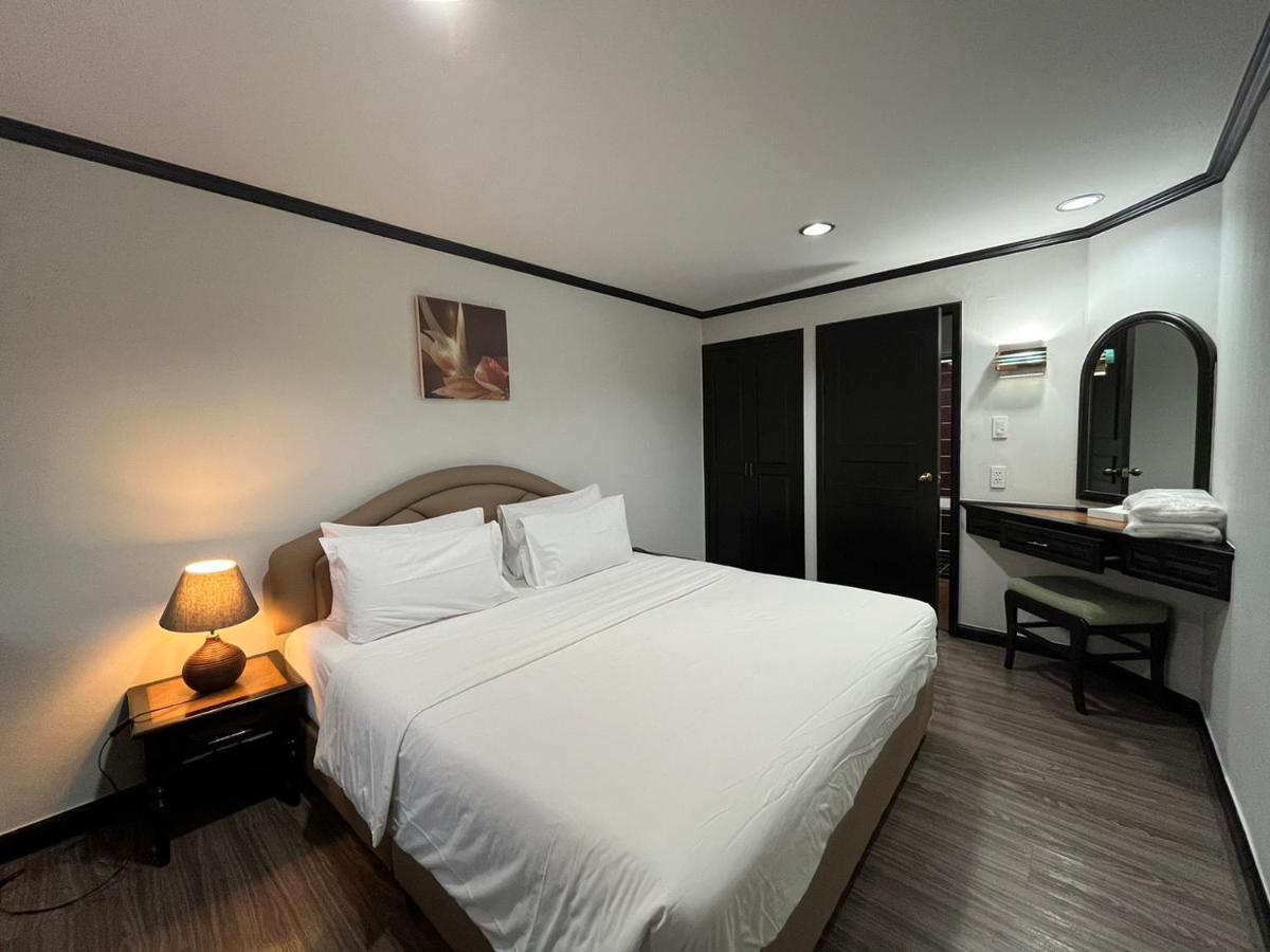 Yellow Ribbon Hills Boutique Suites Banguecoque Exterior foto