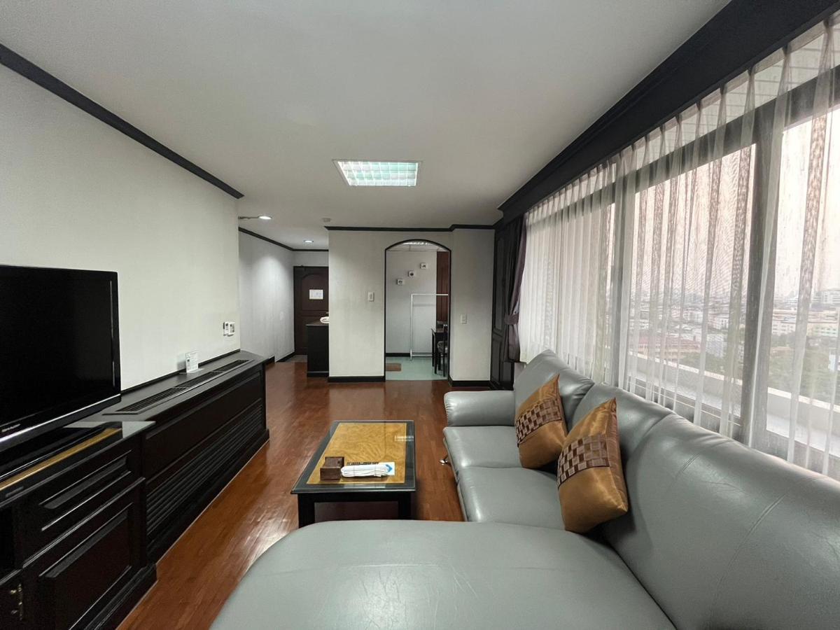 Yellow Ribbon Hills Boutique Suites Banguecoque Exterior foto