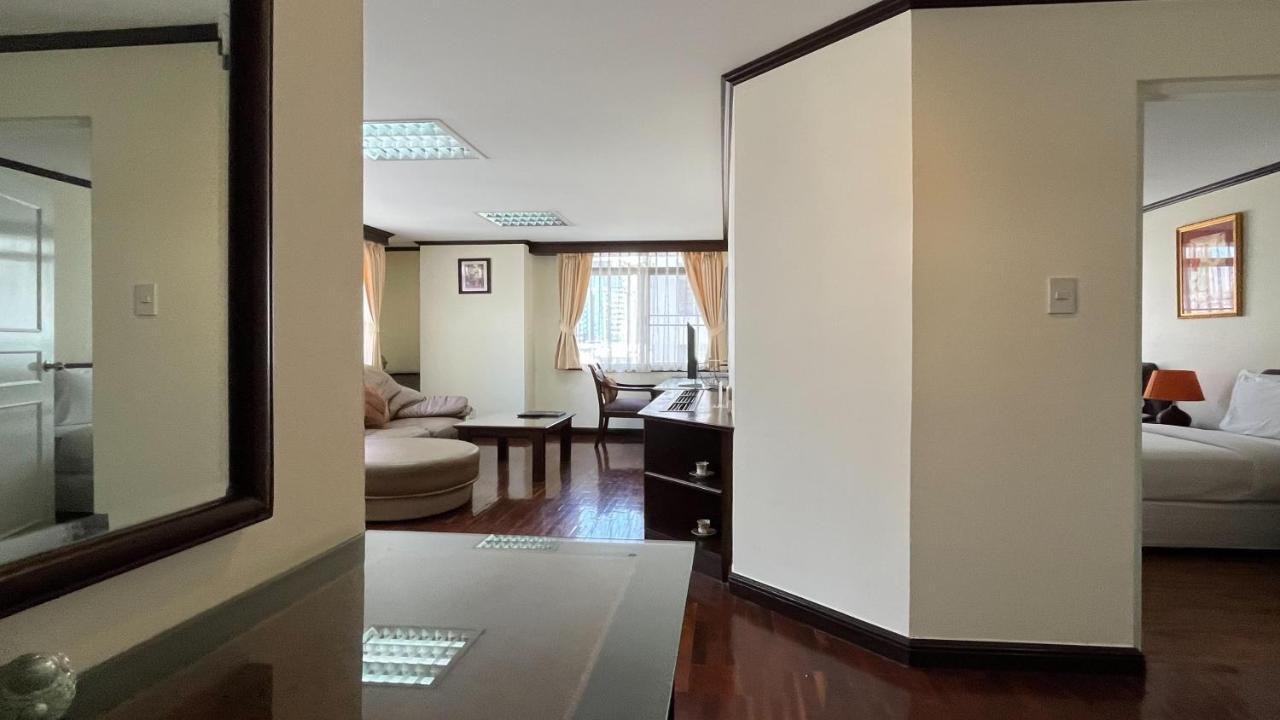 Yellow Ribbon Hills Boutique Suites Banguecoque Exterior foto