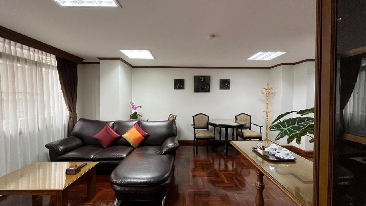 Yellow Ribbon Hills Boutique Suites Banguecoque Exterior foto