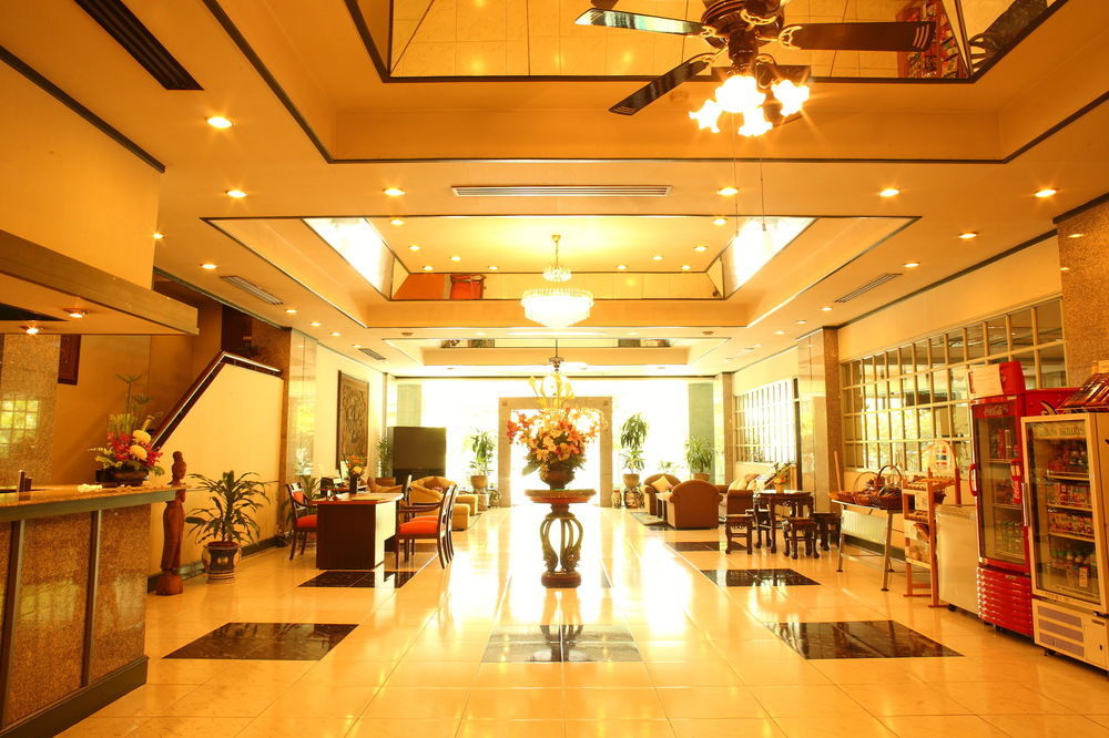 Yellow Ribbon Hills Boutique Suites Banguecoque Exterior foto