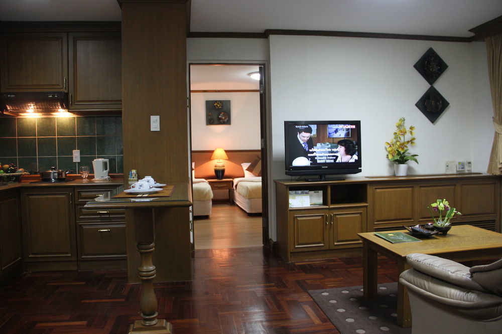 Yellow Ribbon Hills Boutique Suites Banguecoque Exterior foto