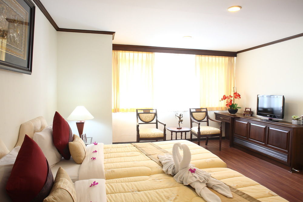 Yellow Ribbon Hills Boutique Suites Banguecoque Exterior foto